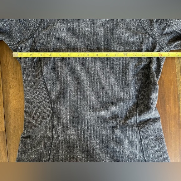 Lululemon long sleeve sweater gray herringbone size 8 - Picture 3 of 8